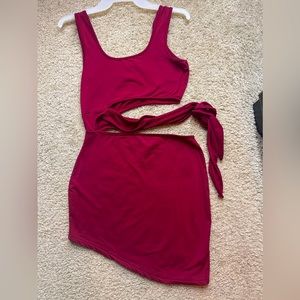 Fashion Nova cutout dress in red wine color. Thick material perfect condition